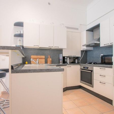 Spacious 2-Bedroom In The Centre Of Menton Exterior photo