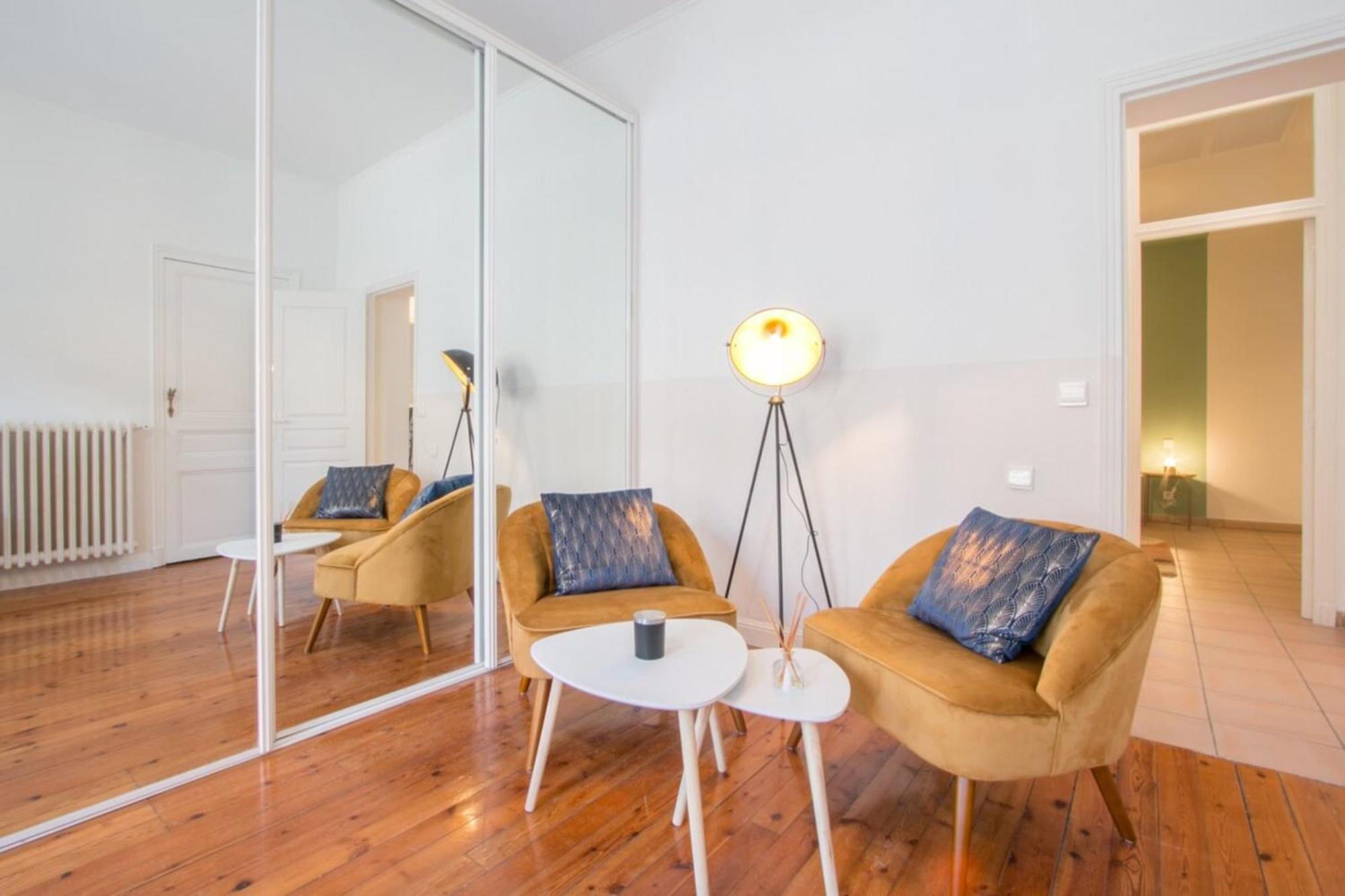 Spacious 2-Bedroom In The Centre Of Menton Exterior photo