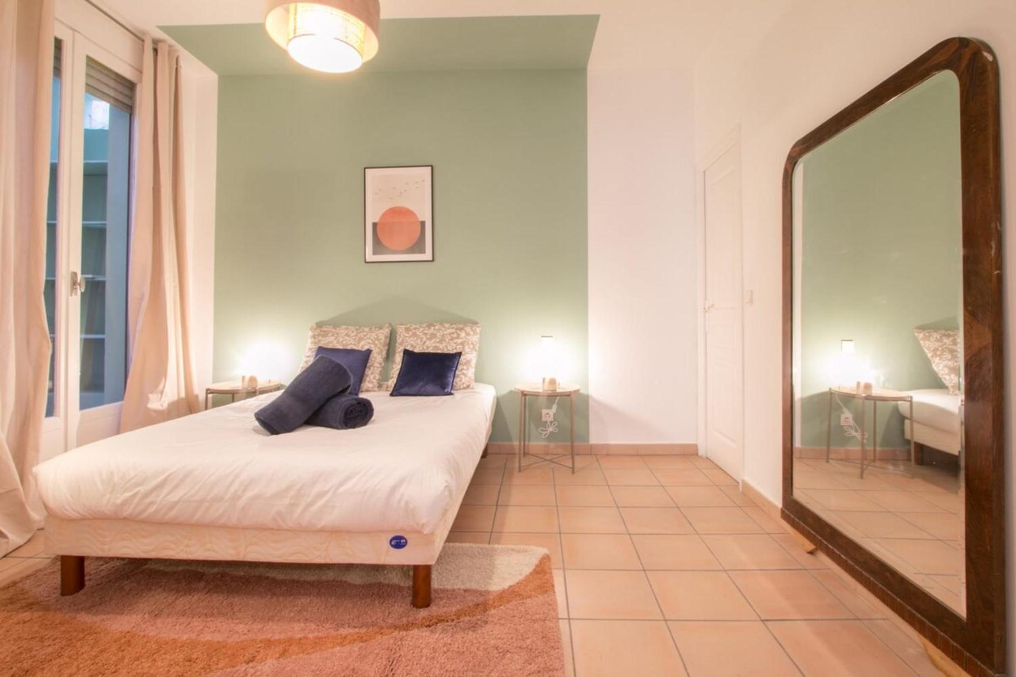 Spacious 2-Bedroom In The Centre Of Menton Exterior photo